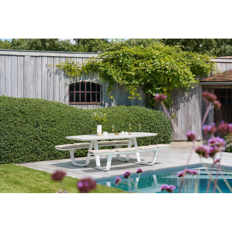 Table de pique-nique Forno forme de bateau en aluminium blanc et céramique pleine Shilin - Lg. 240 x Lrg. 181 x Haut. 72 cm