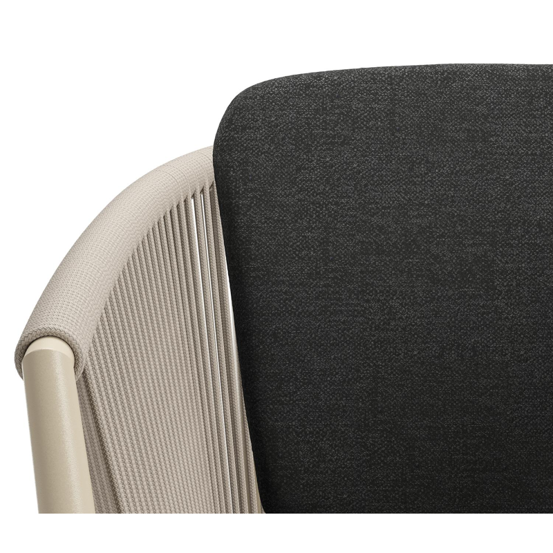 Orso tuinstoel in beige aluminium en beige verticaal geweven ronde rope met zitkussen in All Weather Sunbrella® Luxe Chartres Sooty