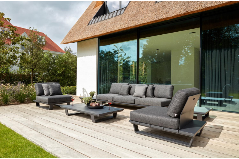 Pagino loungebank in zwart aluminium met savane coconut all weather sunbrella® luxe kussen