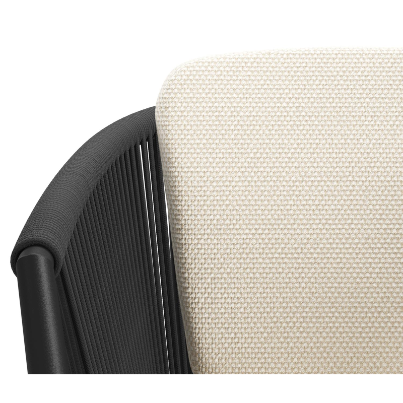 Orso tuinstoel in zwart aluminium en zwart verticaal geweven ronde rope met zitkussen in All Weather Cosytica Althea Off White