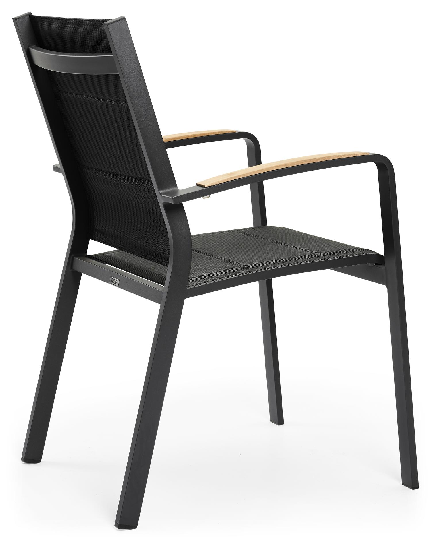 Lioni stapelbare tuinstoel in zwart aluminium en zwart comfort textilene en teak armleuning