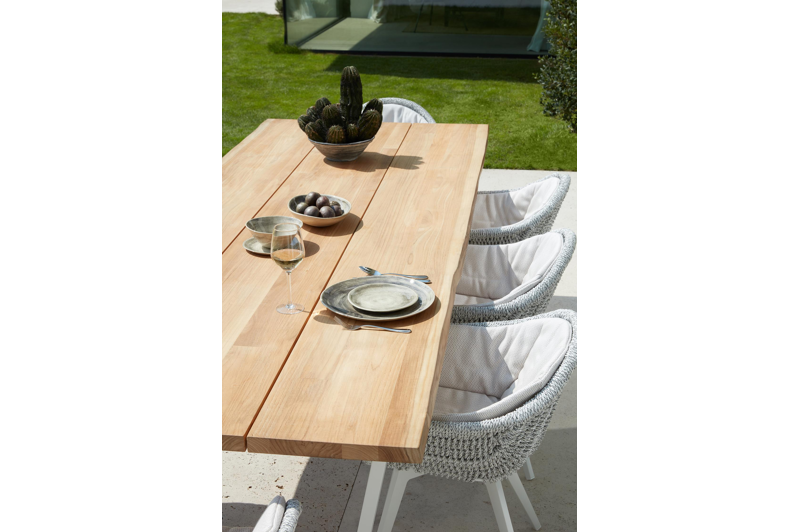 Pagino tuinstoel in wit aluminium en wit wicker