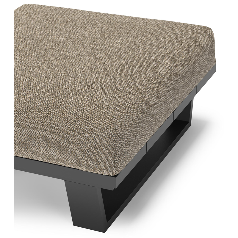 Pouf Pagino en aluminium noir et coussins en all weather cosytica madagascar burch