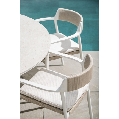 Fiordo tuinstoel in wit aluminium en beige vierkant geweven ronde rope 
