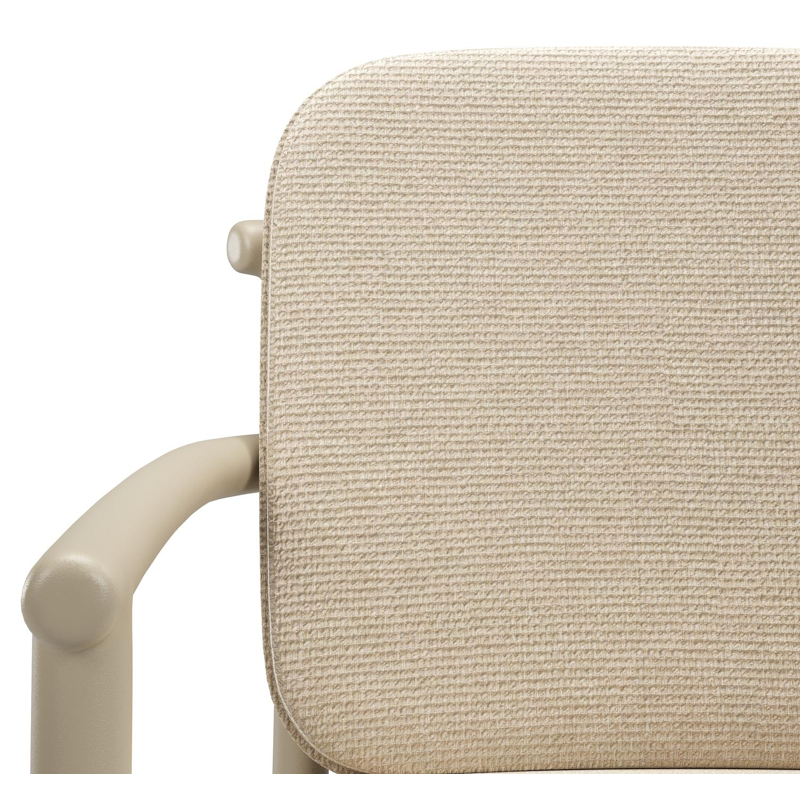 Bono stapelbare tuinstoel in beige aluminium met stoelkussen in All Weather Cosytica Althea Chalk