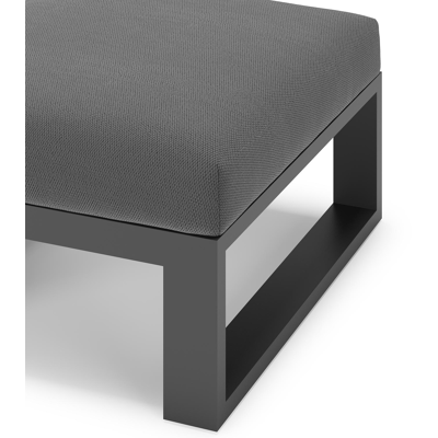 Verato poef in zwart aluminium met lopi shadow all weather sunbrella® luxe kussen