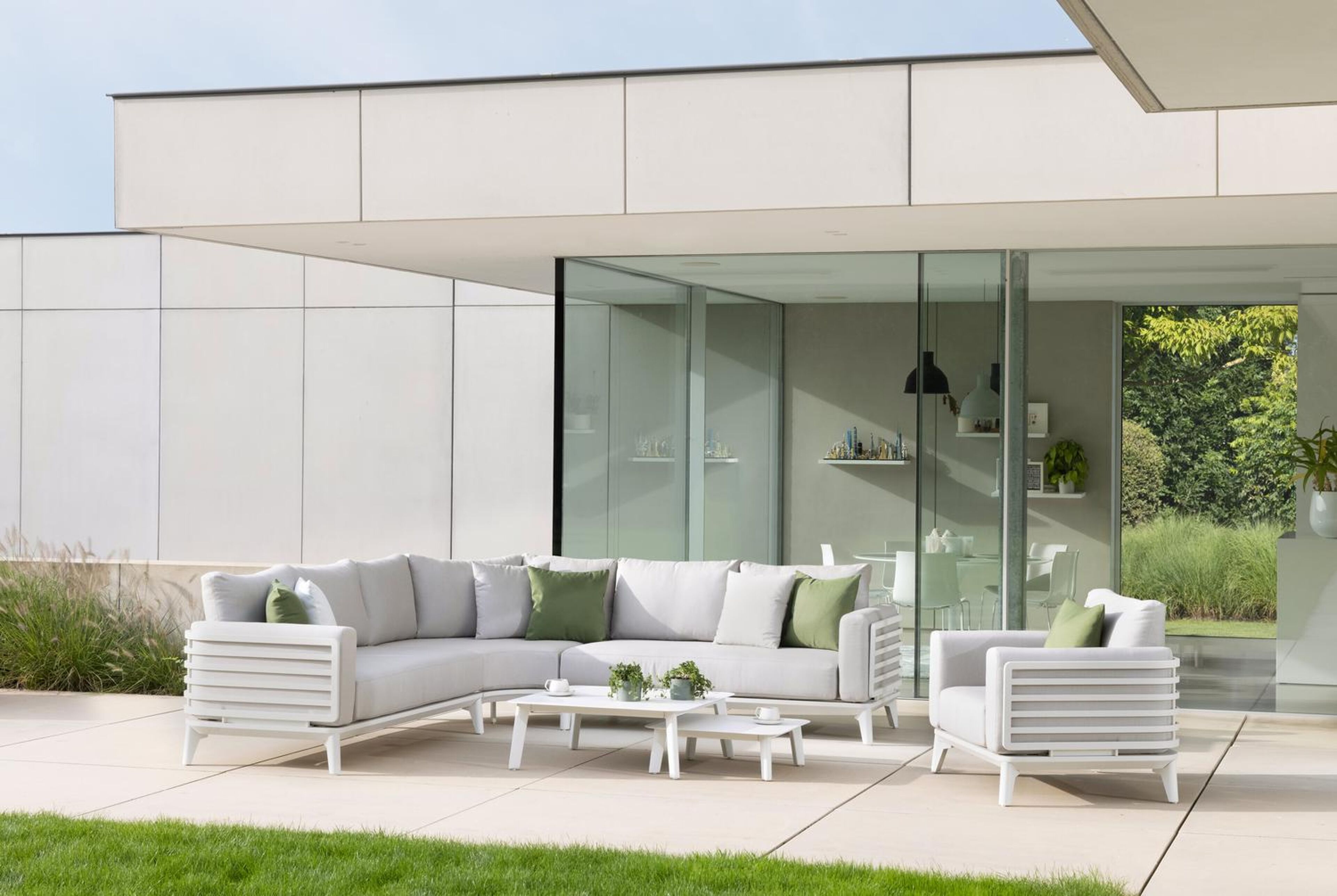 Table basse Mosa en aluminium blanc - Lg. 64 x Lrg. 64 x Haut. 21 cm
