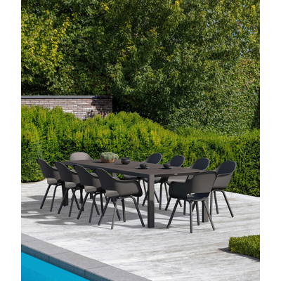 Trente tuinset in zwart aluminium en zwart volkeramiek tafelblad met 10 Artena tuinstoelen