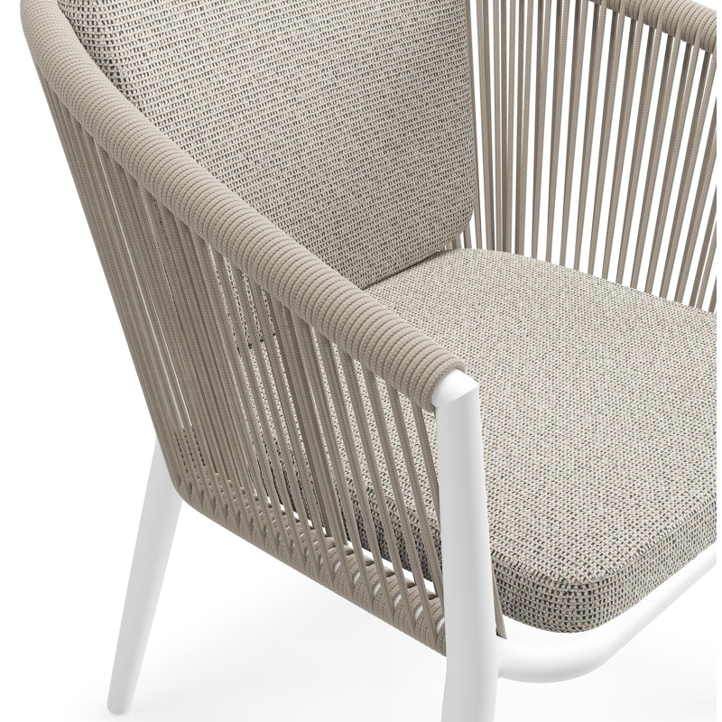 Orso tuinstoel in wit aluminium en beige verticaal geweven ronde rope met zitkussen in All Weather Solica Firenze Sand