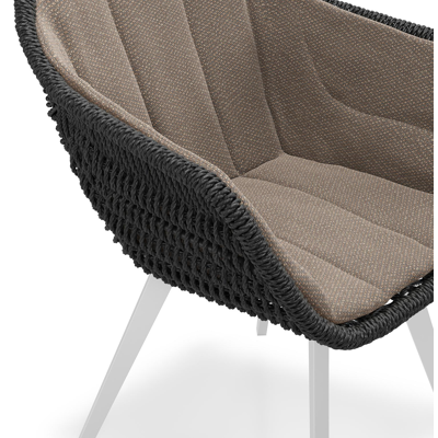 Pagino tuinstoel in wit aluminium en zwart ronde wicker met zitkussen in All Weather Sunbrella® Luxe Lopi Coconut