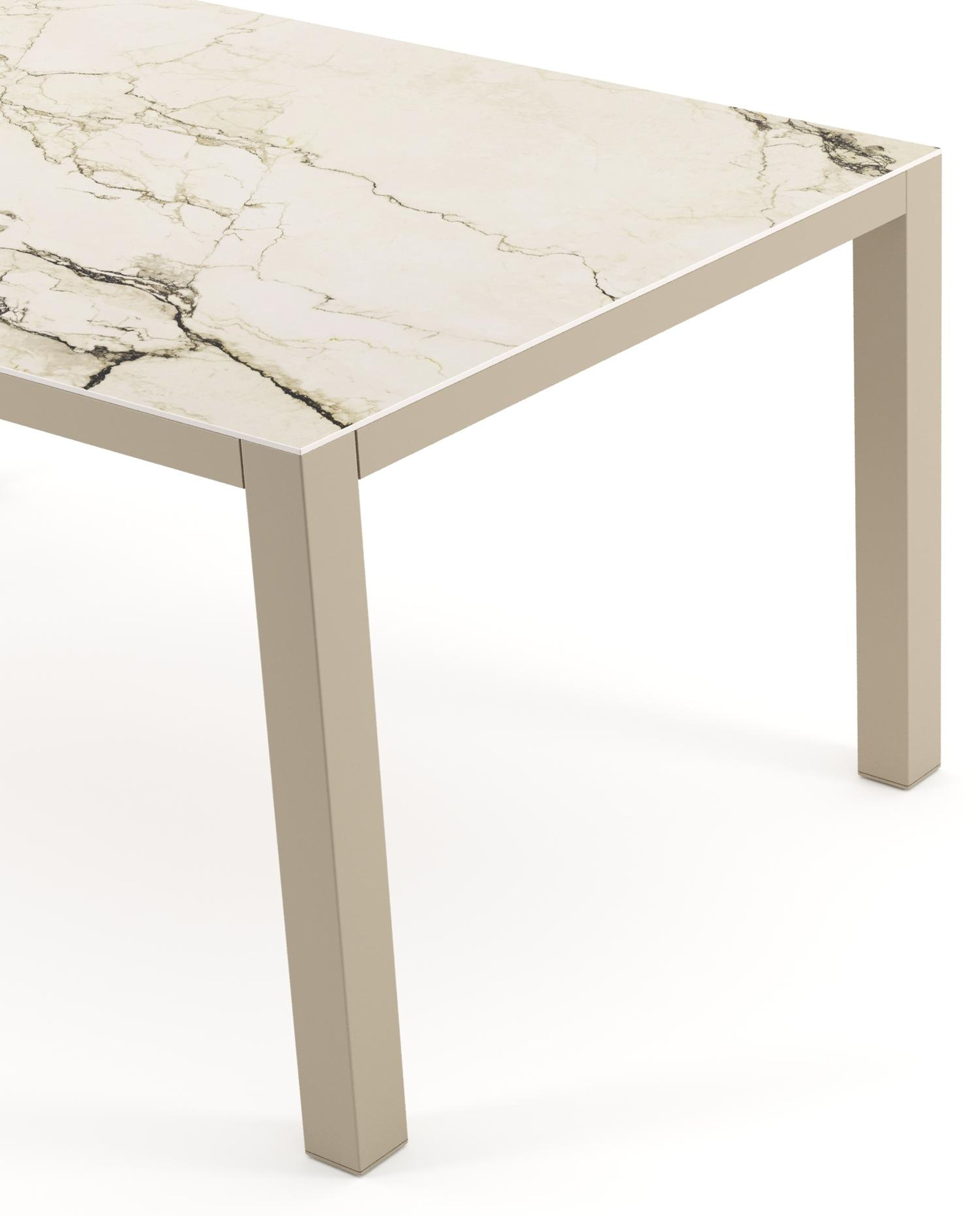Table de jardin Como rectangulaire en aluminium beige et céramique pleine Colorado Dunes - Lg. 160 x Lrg. 100 x Haut. 73 cm