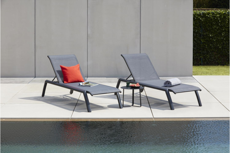 Bari verstelbaar ligbed in zwart aluminium met grijs textilene