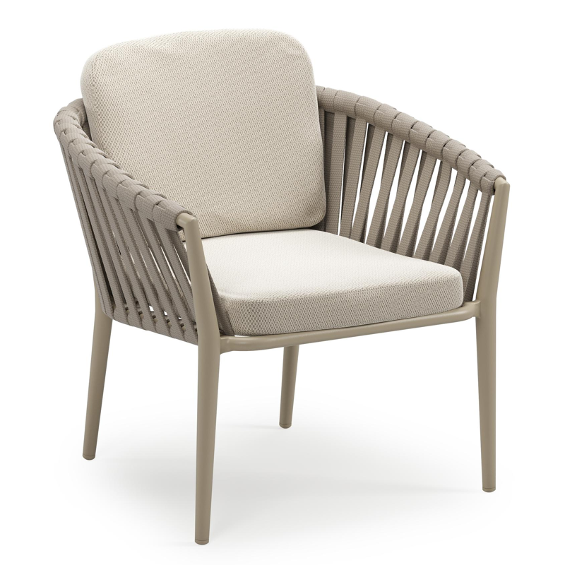 Orso low dining tuinstoel in beige aluminium en beige verticaal geweven luxe vlakke brede rope met stoelkussen in All Weather Sunbrella® Luxe Lopi Marble