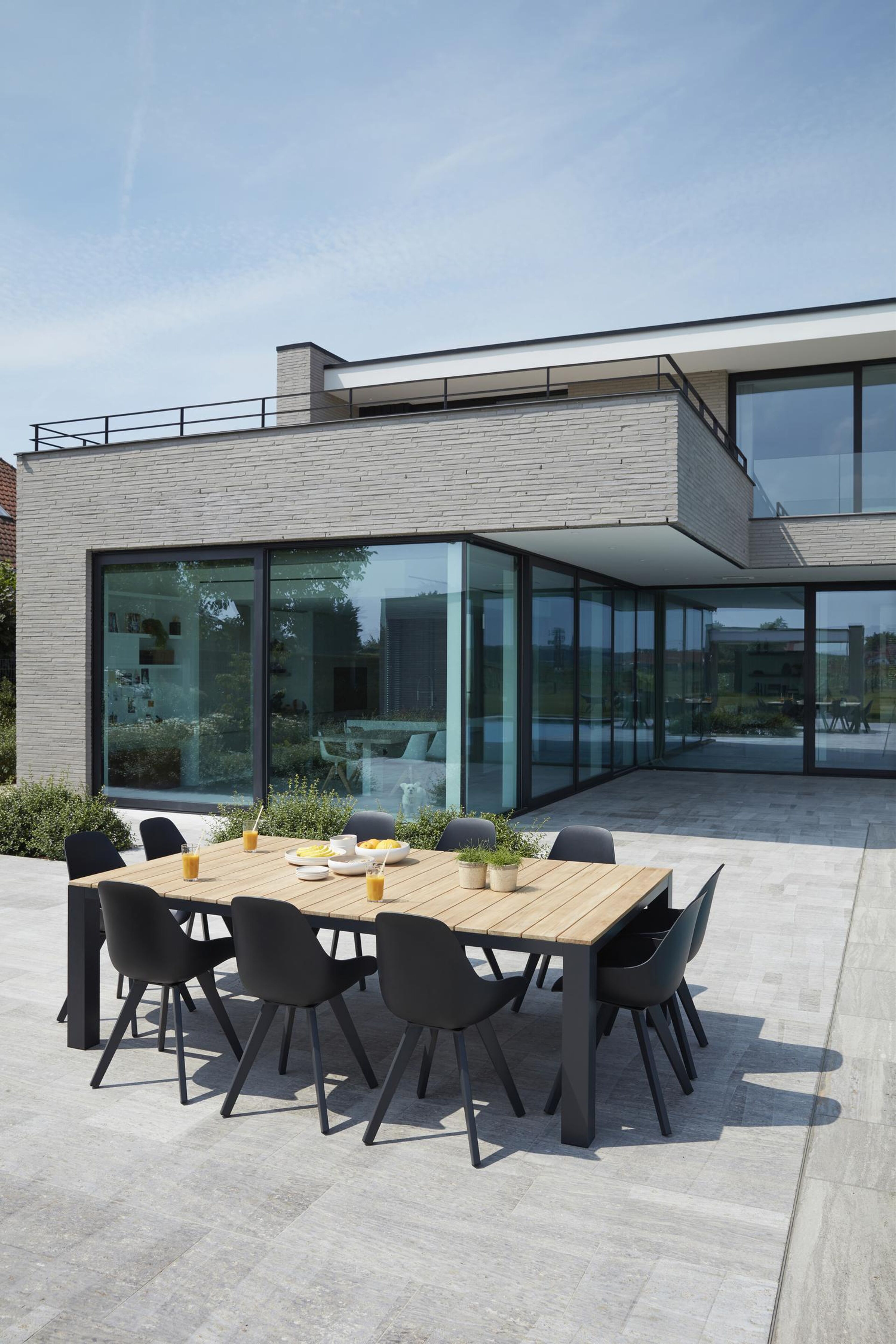 Table de jardin Nano en aluminium noir et teck - Lg 240 x Larg. 148 x H 75 cm