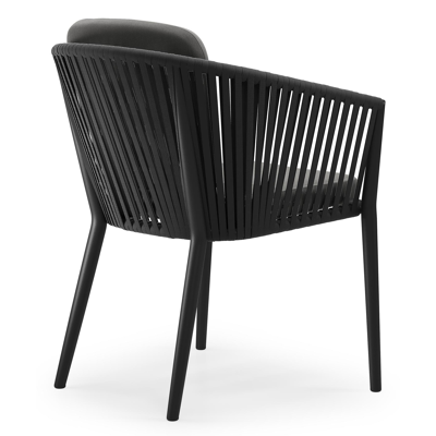 Orso tuinstoel in zwart aluminium en zwart verticaal geweven vlakke rope met kussen in natte charcoal chine all weather sunbrella® luxe