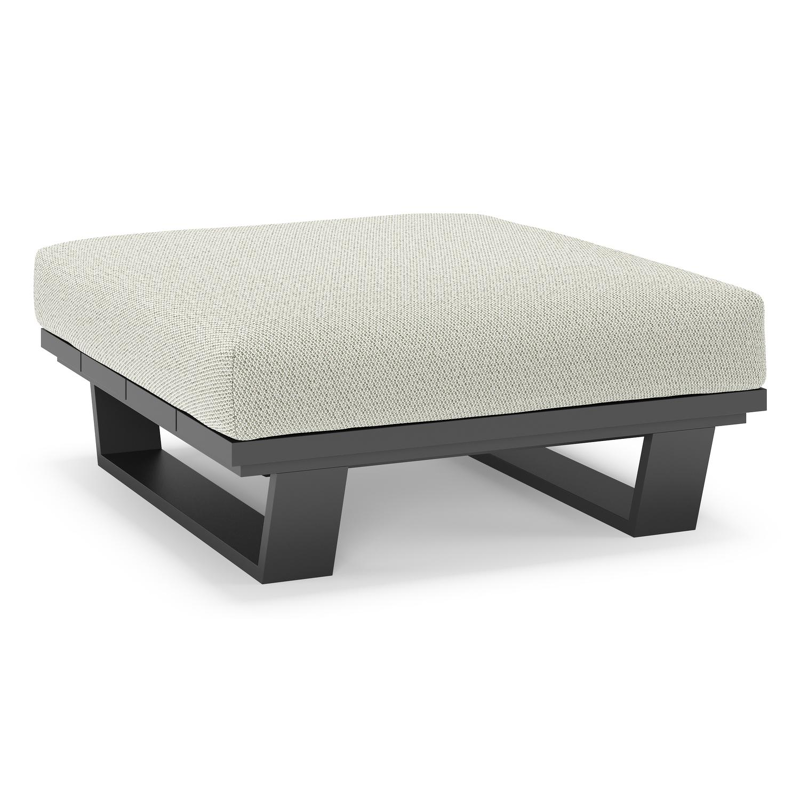 Pagino poef in zwart aluminium met lopi bud all weather sunbrella® luxe kussen