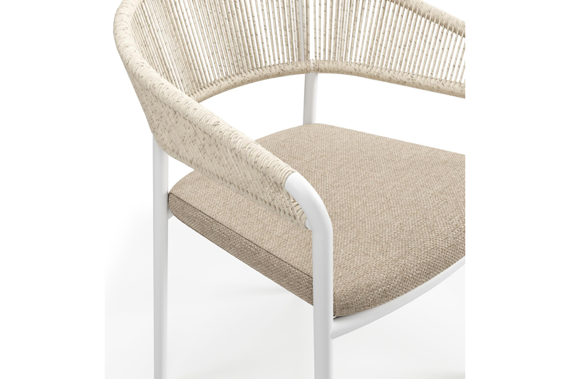 Feltro tuinset in wit aluminium en sintered stone Crema minerale met 2 Zamora tuinstoelen