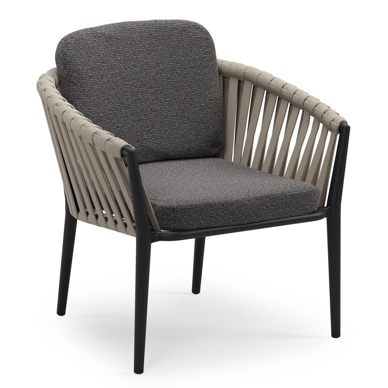 Orso low dining tuinstoel in zwart aluminium en beige verticaal geweven luxe vlakke brede rope met stoelkussen in All Weather Solica Firenze Tunder