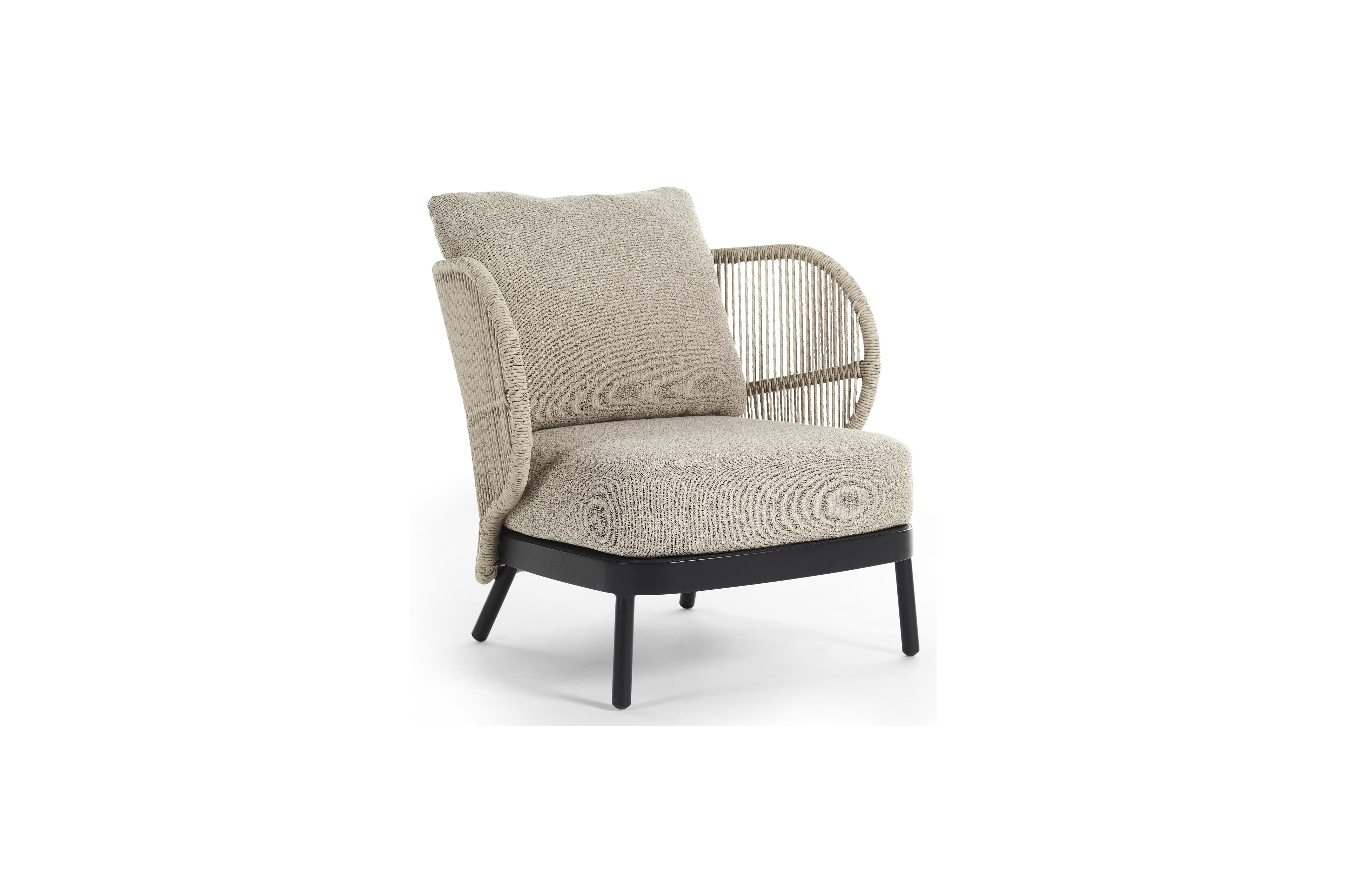Lugano loungestoel 1-zit in zwart aluminium en beige gedraaide ronde wicker met catania beige All Weather Cosytica kussen