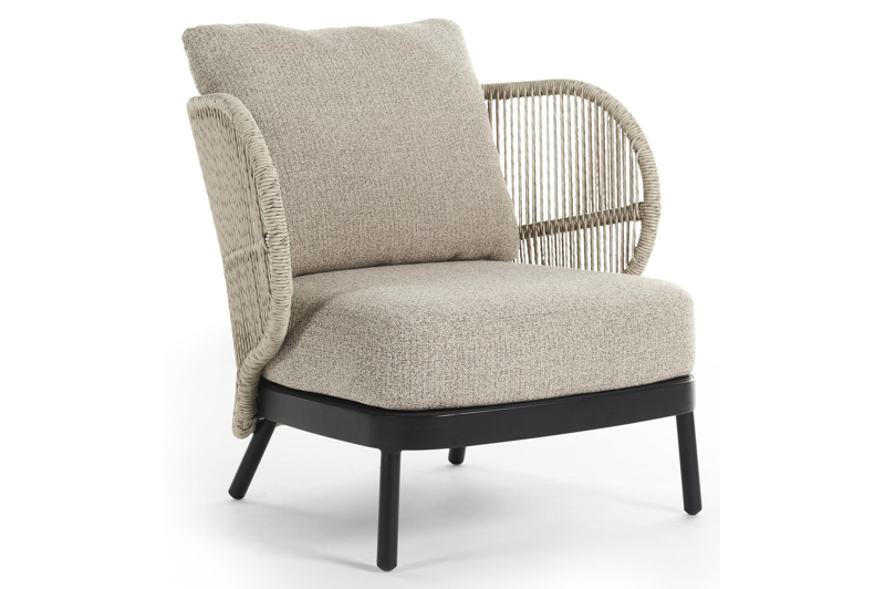 Lugano loungestoel 1-zit in zwart aluminium en beige gedraaide ronde wicker met catania beige All Weather Cosytica kussen