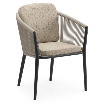 Orso tuinstoel in zwart aluminium en beige verticaal geweven ronde rope met luxe zitkussen in All Weather Cosytica Bora Jungle