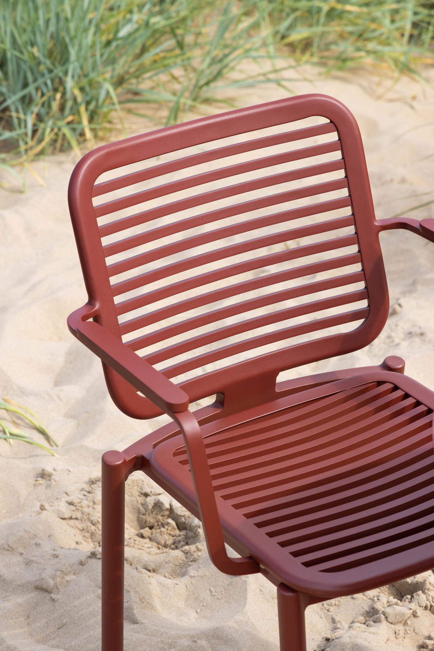 Fano tuinstoel in ruby aluminium