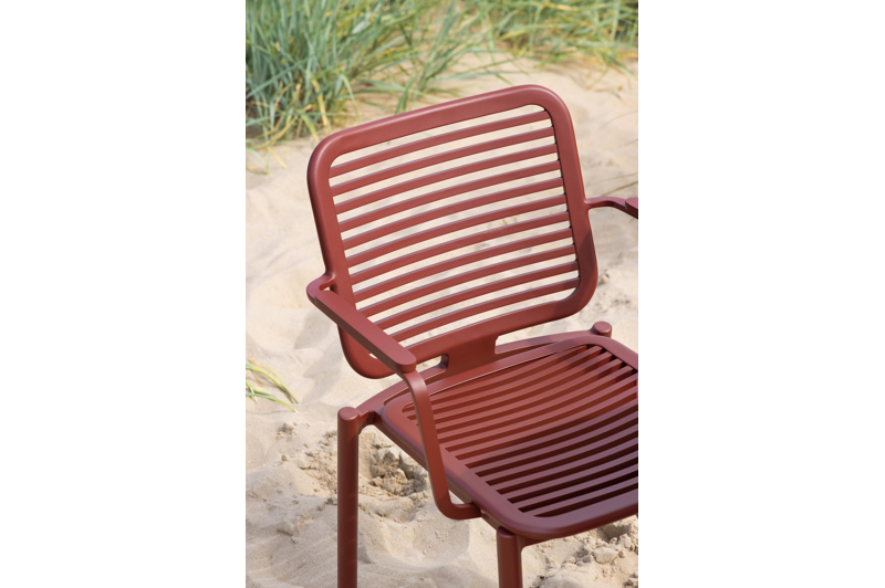 Fano tuinstoel in ruby aluminium