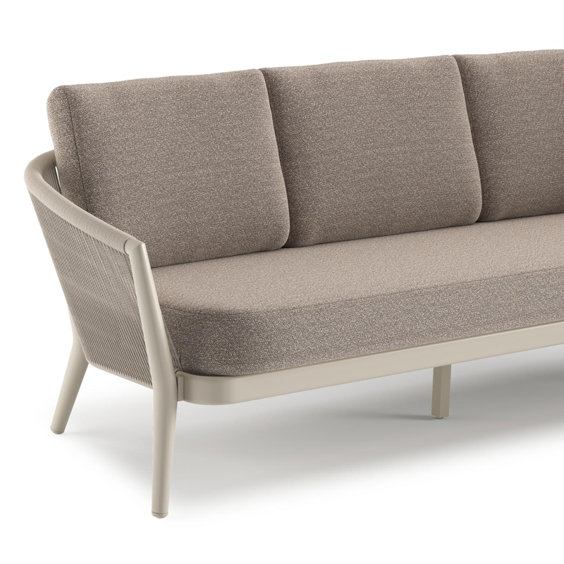 Orso loungebank in beige aluminium en beige verticaal geweven ronde rope met Wander Manioc all weather sunbrella® luxe kussen