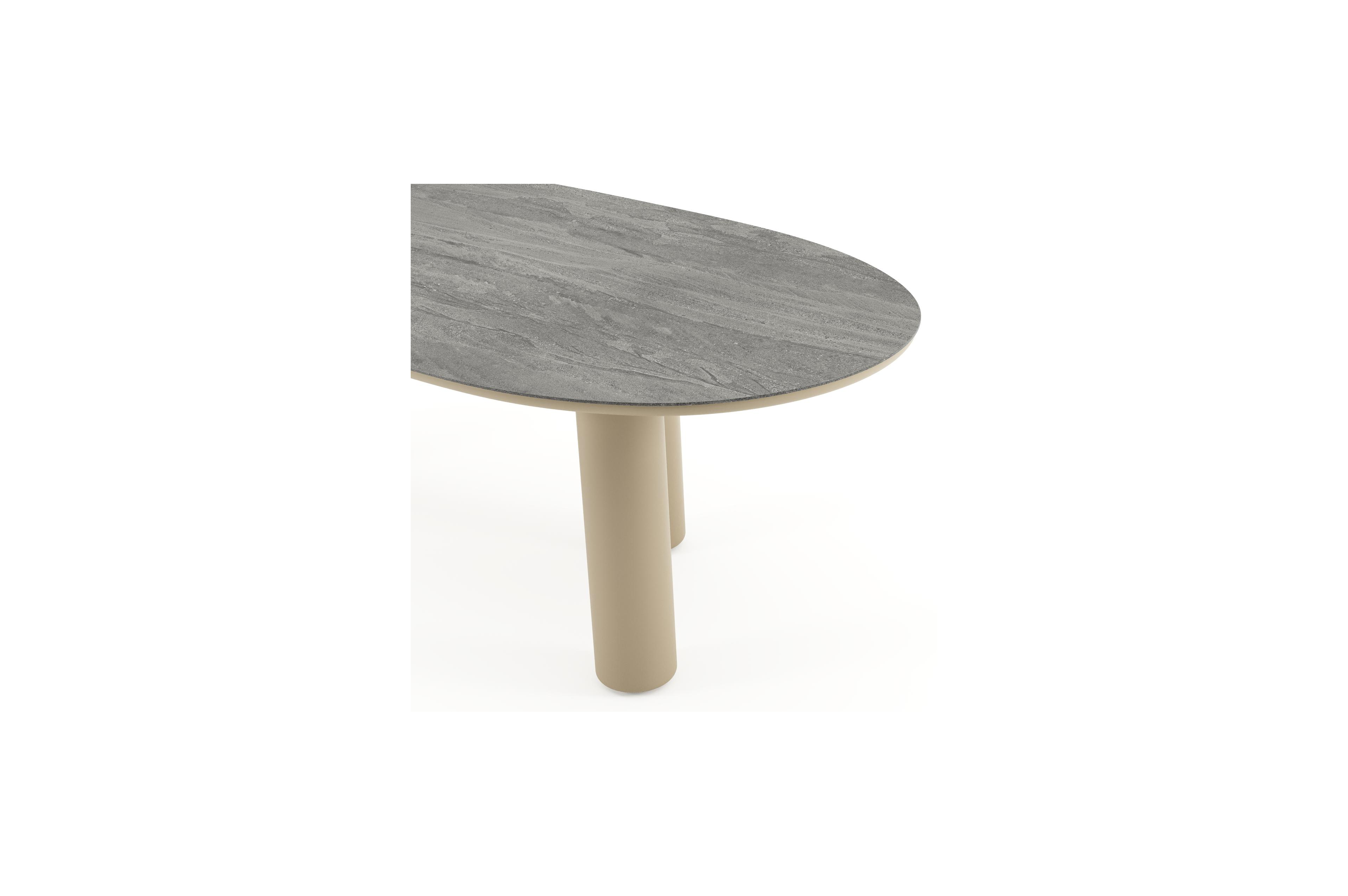 Table de jardin Amico organique en aluminium beige et céramique pleine Aspen Grey - Lg. 240 x Lrg. 110 x Haut. 73.5 cm