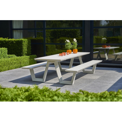 Table de pique-nique Sevilla en aluminium blanc - Lg 240 x Larg 175,5 x H 71 cm