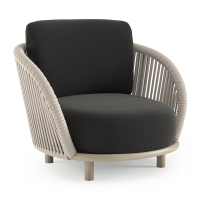 Lupino loungestoel in beige aluminium en beige verticaal geweven luxe vlakke brede rope met natte sooty all weather sunbrella® luxe kussen