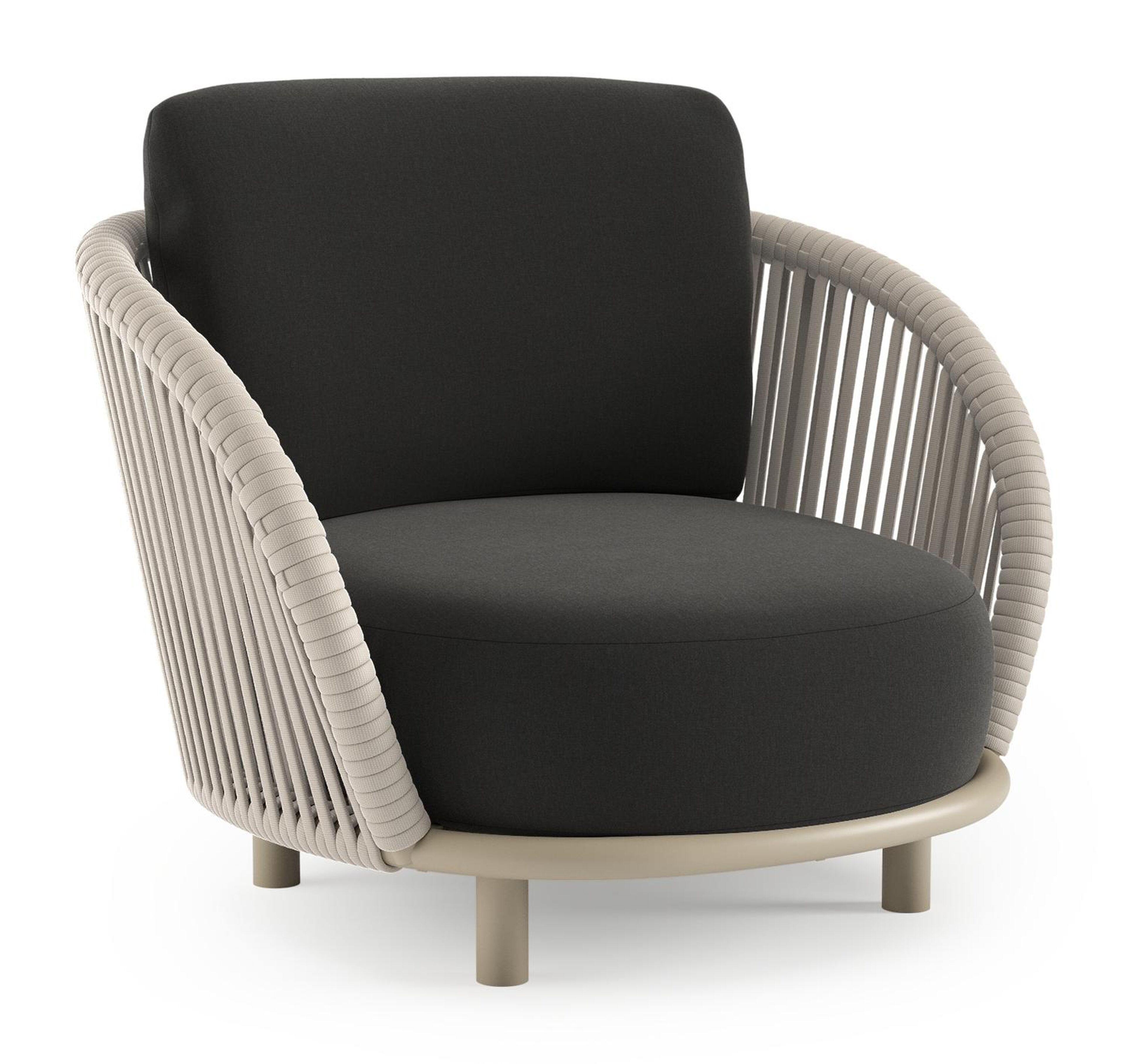 Fauteuil de jardin Lupino en aluminium beige et corde large plate de luxe tissée verticalement beige et coussins en all weather sunbrella® luxe natte sooty