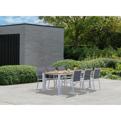 Ensemble de jardin Trente en aluminium blanc avec plateau de table en teck naturel et 6 chaises de jardin empilables Calobra