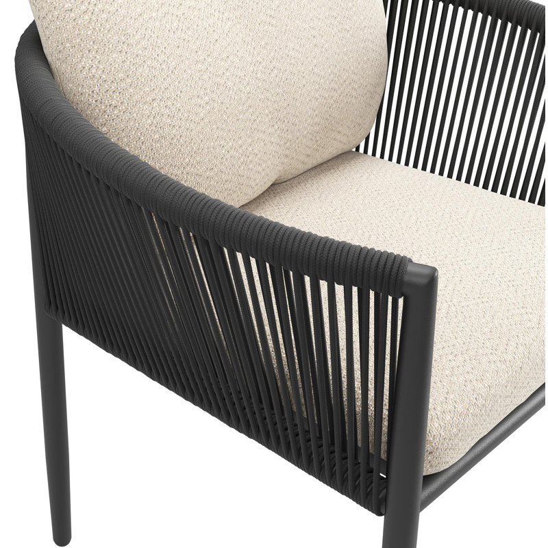 Organo tuinstoel in beige aluminium en beige verticaal geweven ronde rope met stoelkussen in All Weather Sunbrella® Luxe Lopi Sand