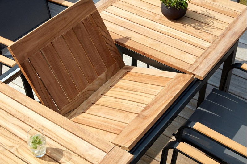 Amalfi verlengbare tuintafel in zwart aluminium en teak - L 156/214 x B 90 x H 75 cm