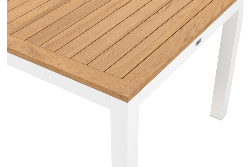 Ensemble de jardin Varese en aluminium blanc avec plateau de table en teck naturel et 10 chaises de jardin empilables Madura