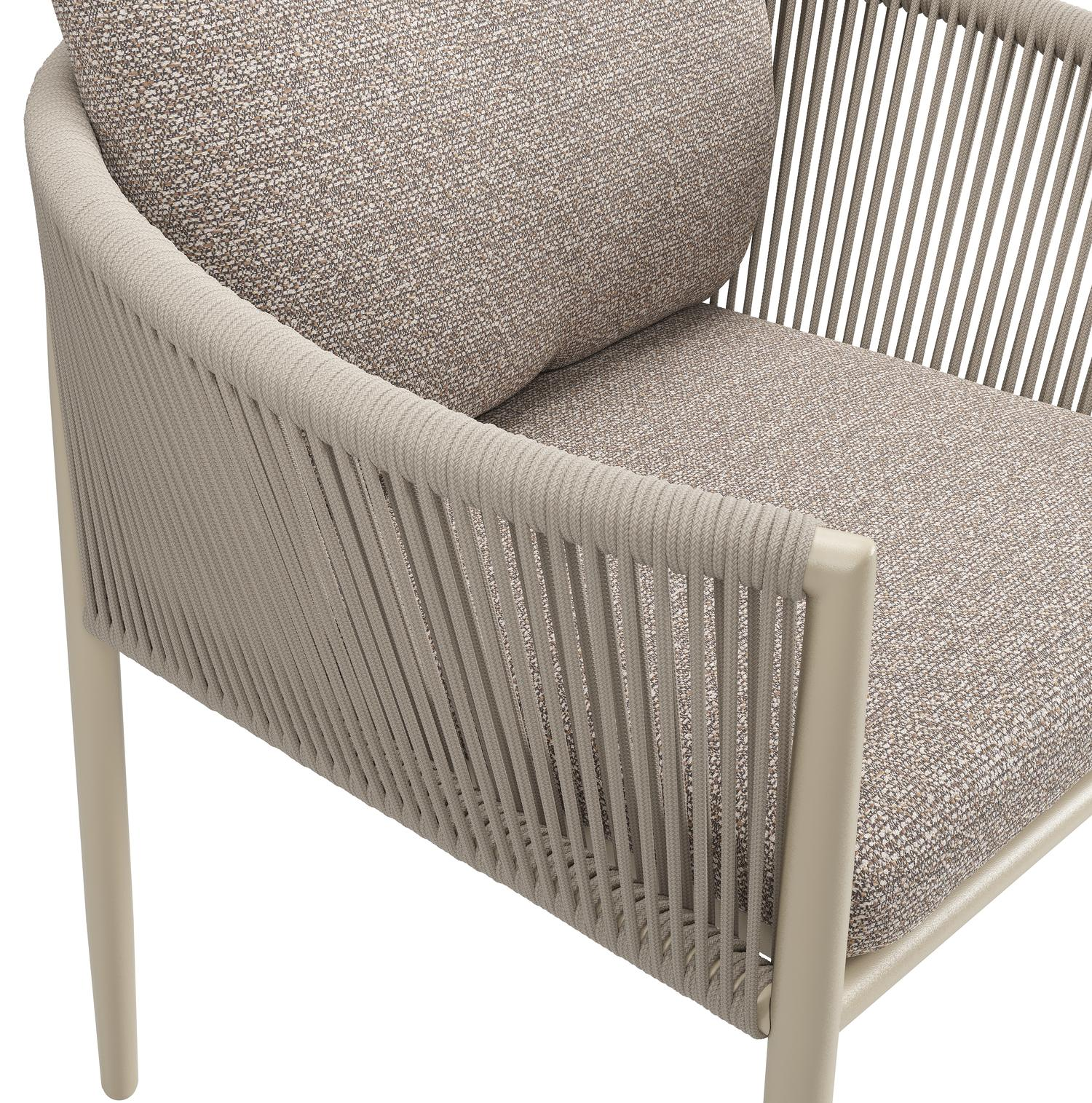 Organo tuinstoel in zwart aluminium en beige verticaal geweven ronde rope met stoelkussen in All Weather Sunbrella® Luxe Wander Manioc