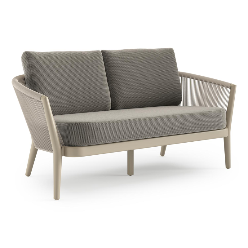 Orso loungebank in beige aluminium en beige verticaal geweven ronde rope met Lopi Charcoal all weather sunbrella® luxe kussen