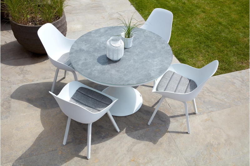 Cela tuinstoel in wit aluminium en wit kunststof