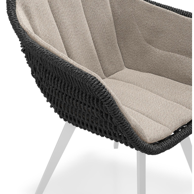 Pagino tuinstoel in wit aluminium en zwart ronde wicker met zitkussen in All Weather Sunbrella® Luxe Savane Coconut