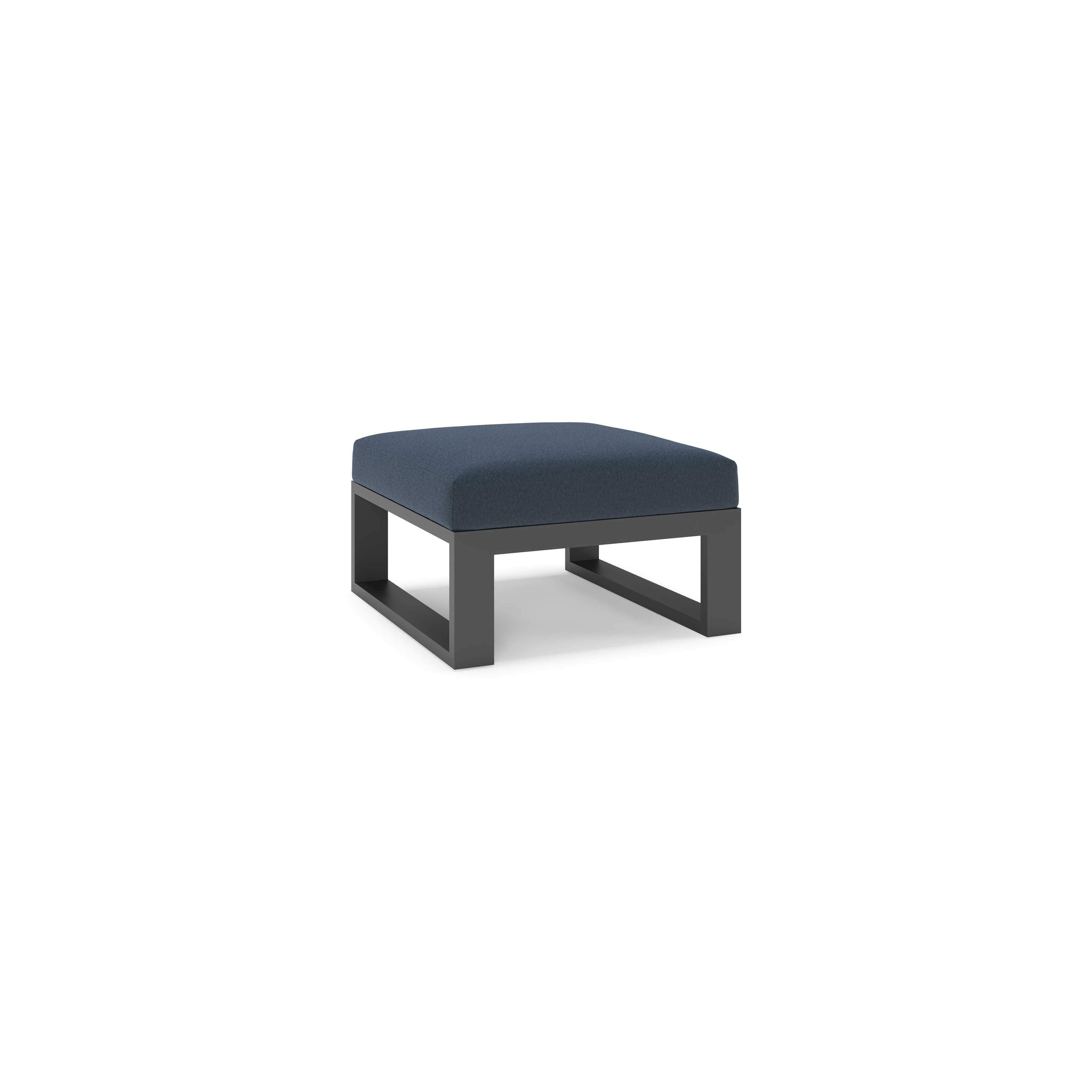 Pouf Verato en aluminium noir et coussins en All Weather Sunbrella® luxe heritage indigo