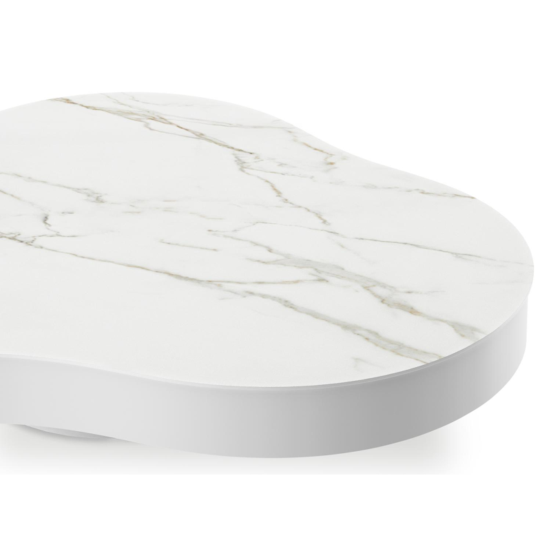Table de basse Lomano en aluminium blanc et céramique pleine Calacatta - Lg. 131 x Lrg. 108 x Haut. 8 cm