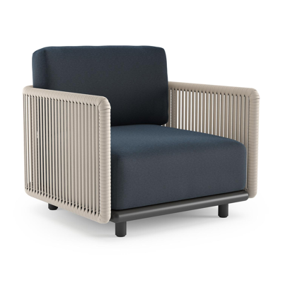 Organo loungestoel in zwart aluminium en beige verticaal geweven luxe vlakke rope met heritage indigo all weather Sunbrella® luxe kussen