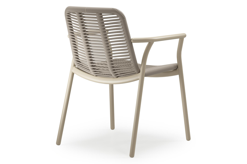 Mira tuinset in beige aluminium en teak met 8 stapelbare Berga tuinstoelen