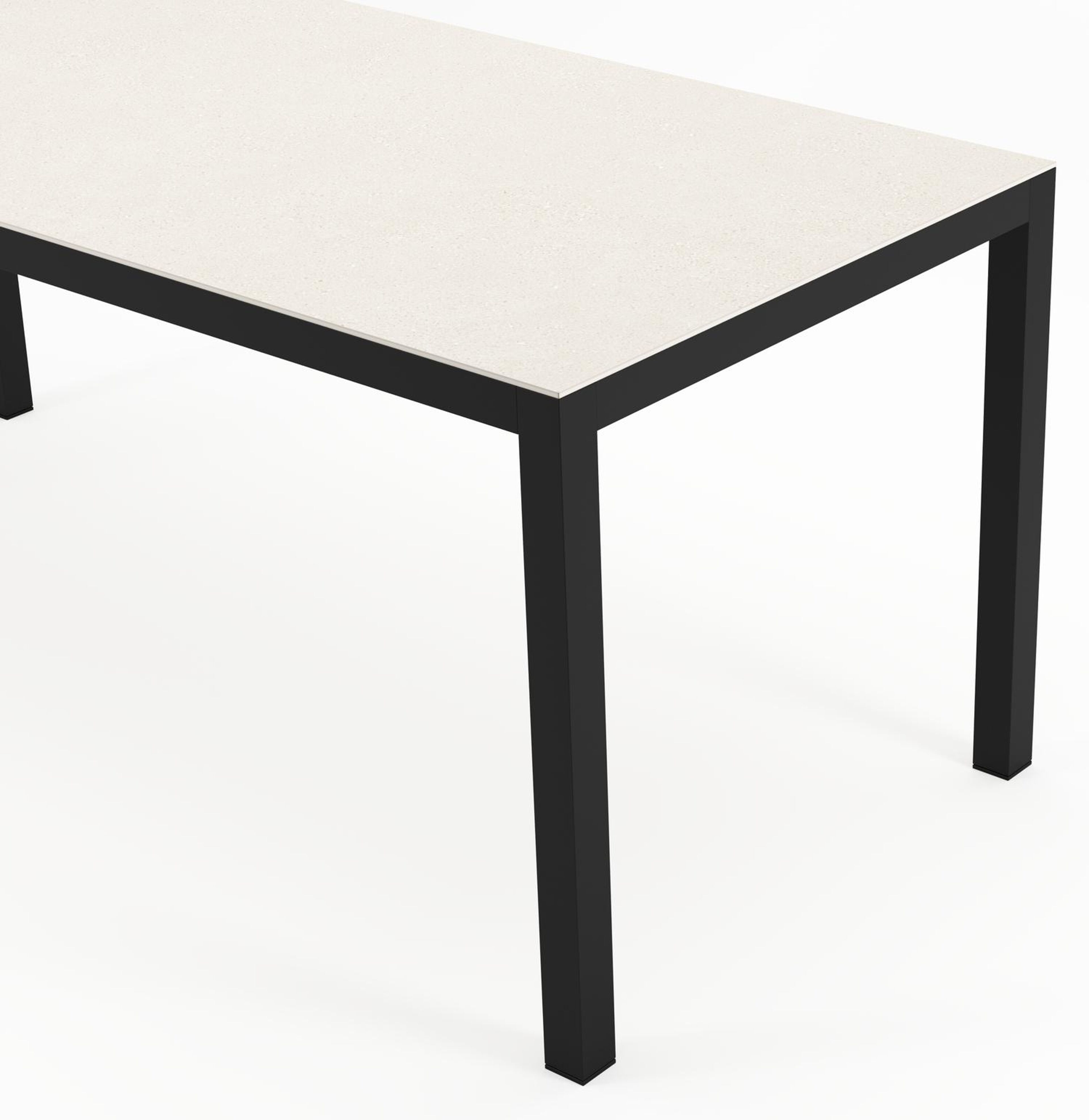 Feltro tuintafel in zwart aluminium en Crema Minerale sintered stone - L 180 x B 80 x H 74 cm