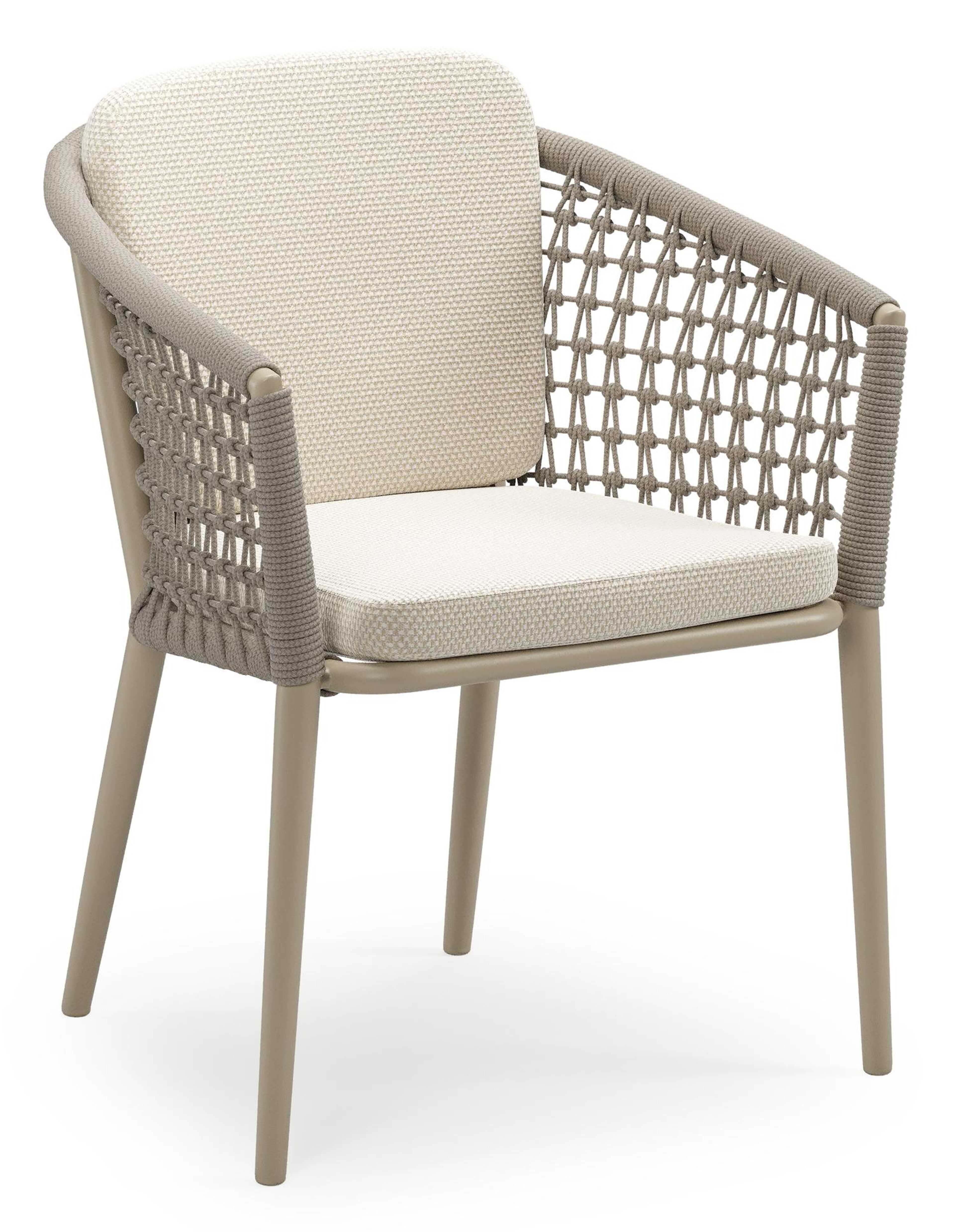Orso stapelbare tuinstoel in beige aluminium en beige visnet geweven ronde rope met stoelkussen in All Weather Cosytica Althea Off White