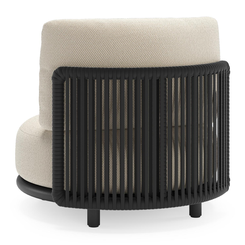 Lomano loungestoel in zwart aluminium en beige verticaal geweven luxe vlakke rope met althea off white all weather cosytica kussen