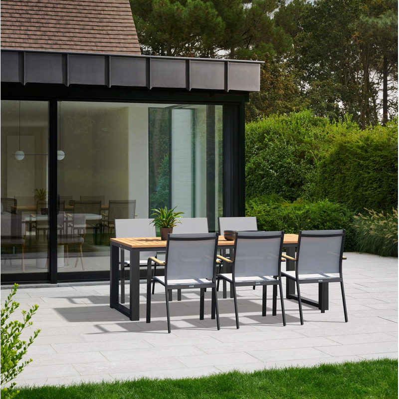 Ensemble de jardin Livo en aluminium noir avec plateau de table en teck naturel et 6 chaises de jardin empilables Amalfi