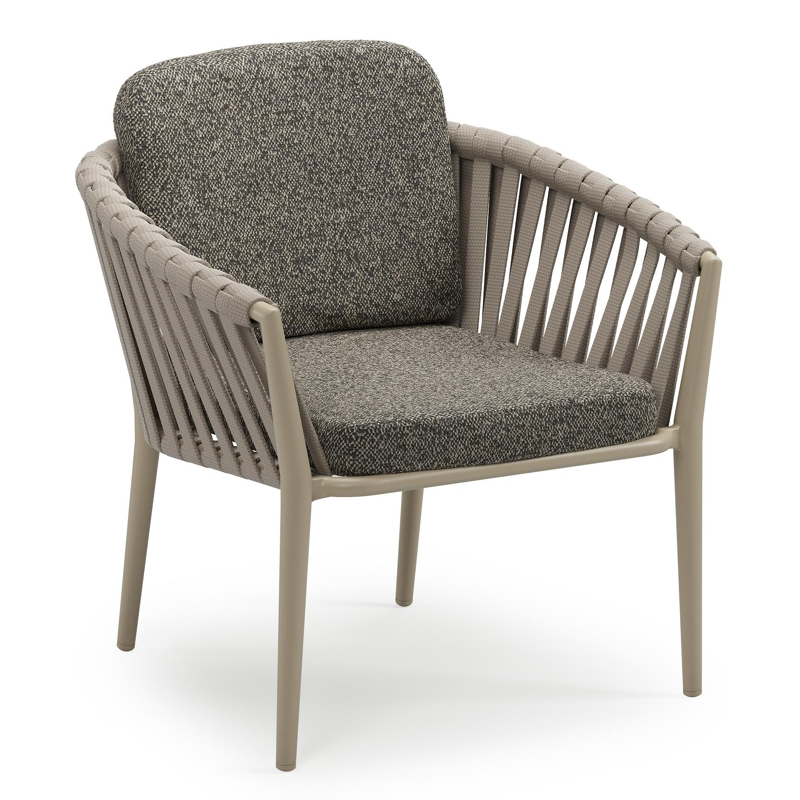 Orso low dining tuinstoel in beige aluminium en beige verticaal geweven luxe vlakke brede rope met stoelkussen in All Weather Cosytica Marbella Tunder