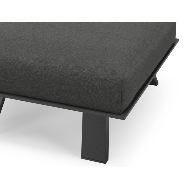 Cesano poef in zwart aluminium met chartres sooty all weather sunbrella® luxe kussen